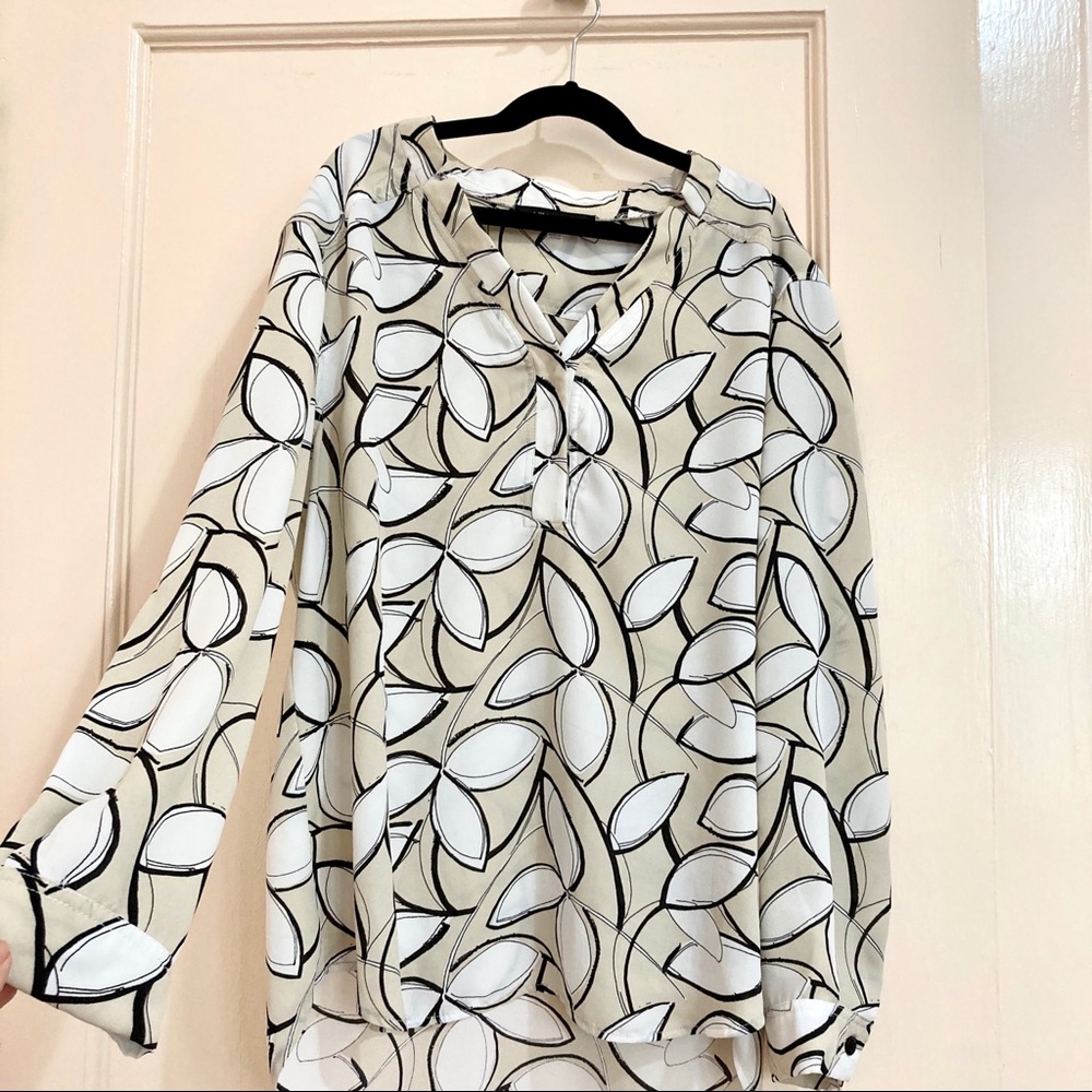 Nine West // Cream long sleeve blouse with pattern